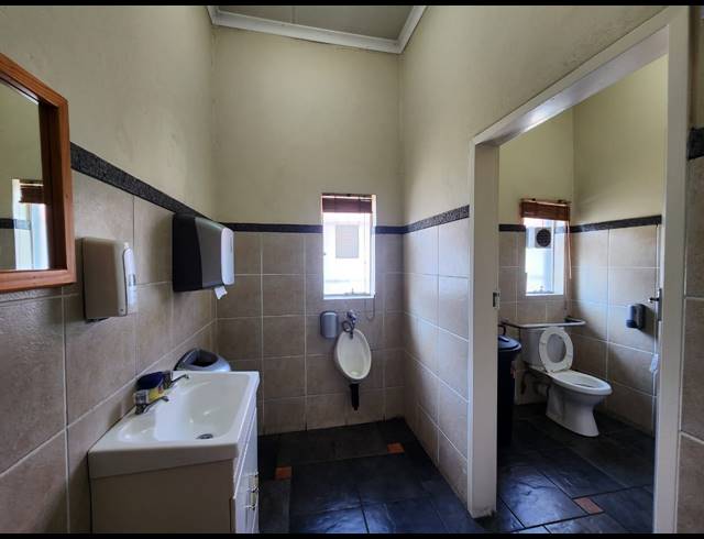 991M² OFFICE FOR SALE IN VEREENIGING CENTRAL